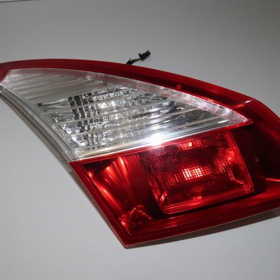 Feu arrière interieur gauche Renault MEGANE III 3-5 portes (BZ0-1_, B3_) 1.5 dci (bz09, bz0d, bz1w, bz29, bz14) (2009) 5 portes occasion