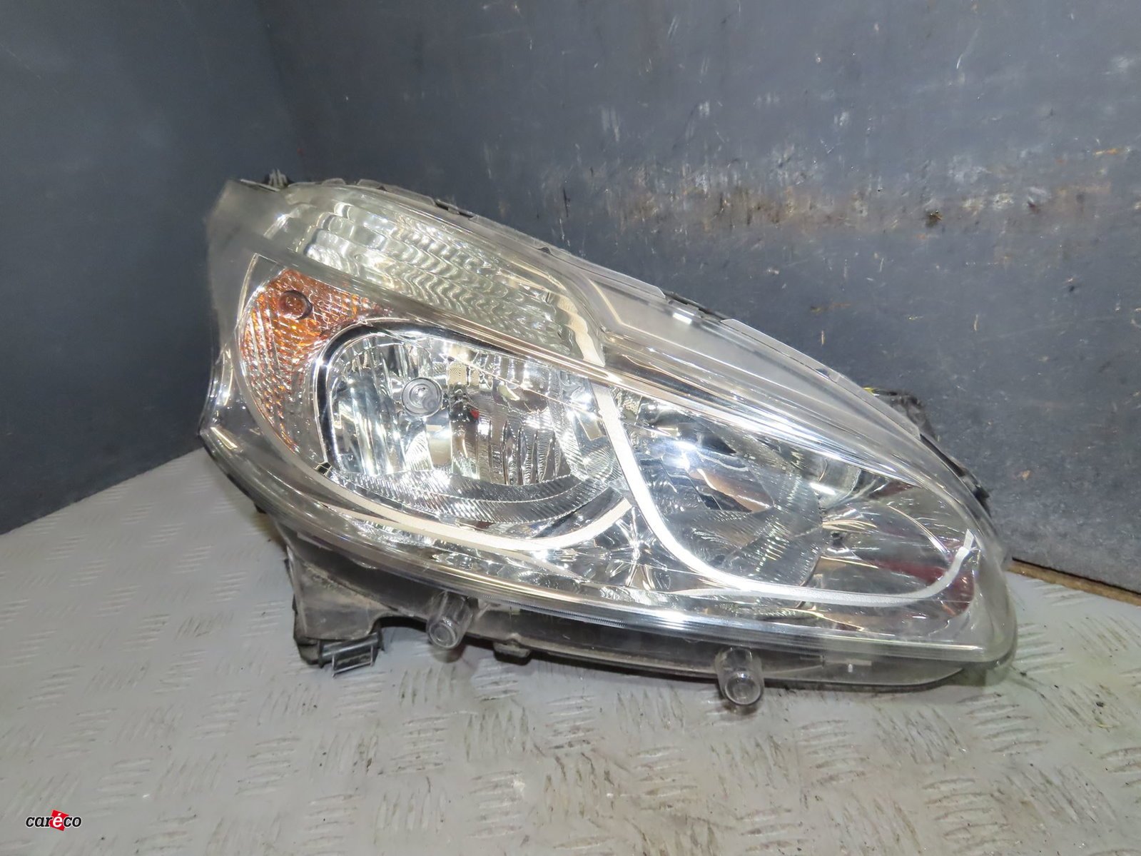 Phare gauche Peugeot 208 I (CA_, CC_) 1.0 (2012) occasion