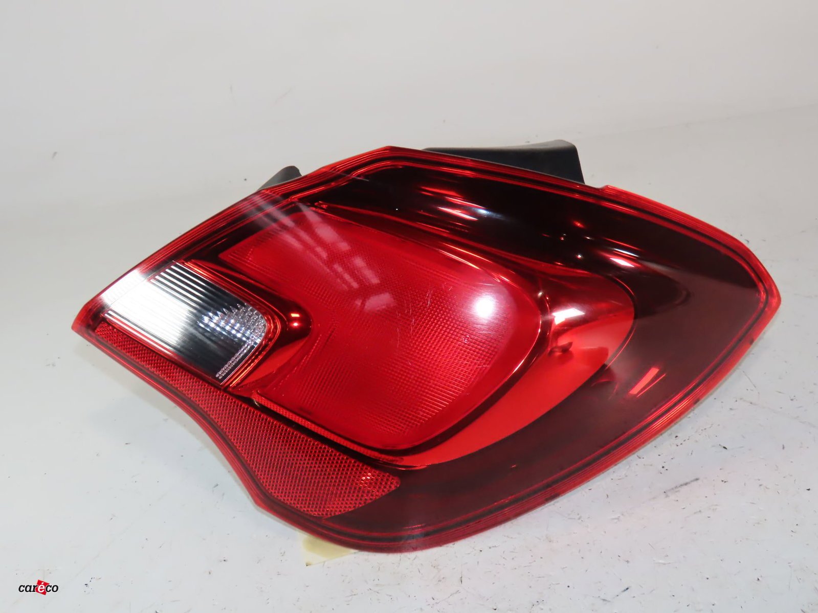 Feu arrière droit Opel CORSA E (X15) 1.4 (08, 68) (2014) occasion