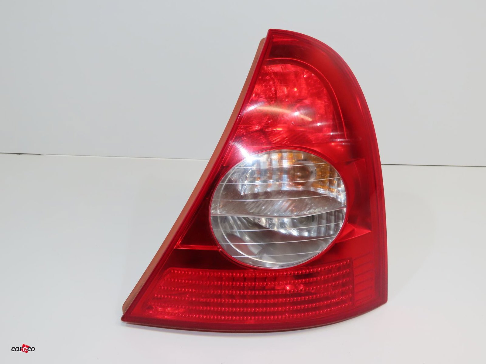 Feu arrière droit Renault CLIO II (BB_, CB_) 1.2 16v (bb05, bb0w, bb11, bb27, bb2t, bb2u, bb2v, cb05,... (2001-2016) 3 portes occasion