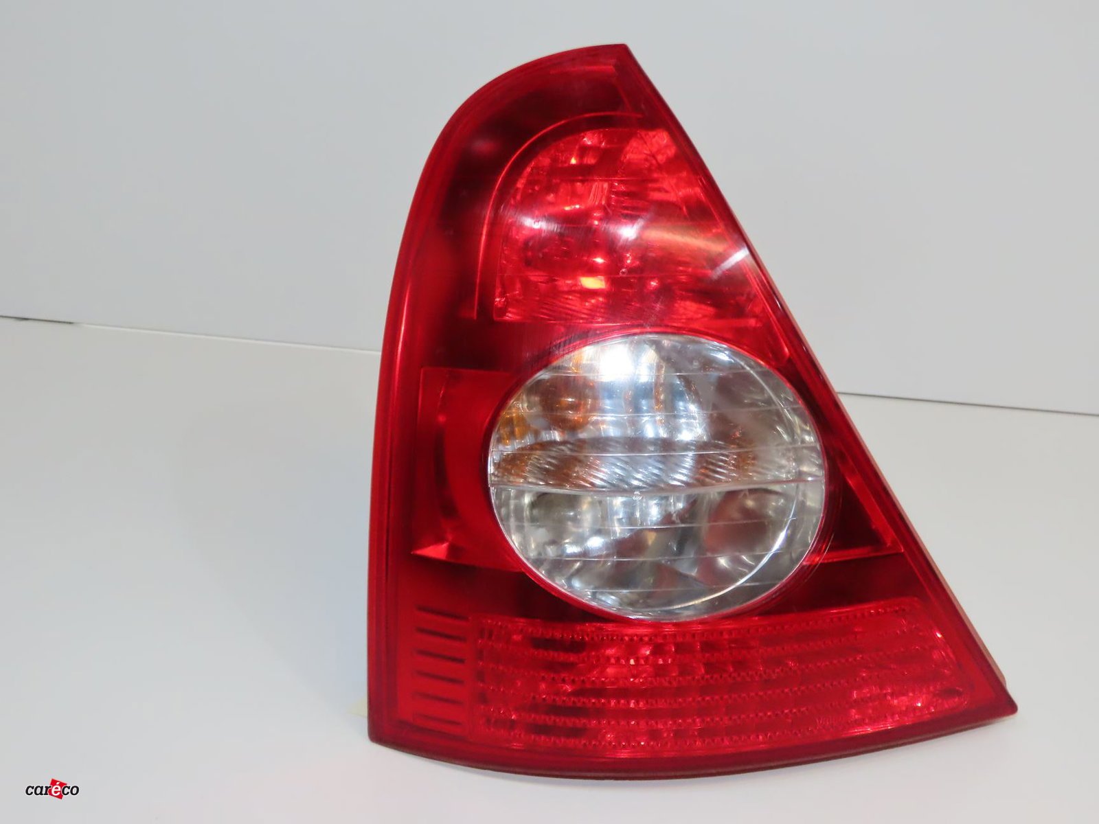 Feu arrière gauche Renault CLIO II (BB_, CB_) 1.2 16v (bb05, bb0w, bb11, bb27, bb2t, bb2u, bb2v, cb05,... (2001-2016) 3 portes occasion