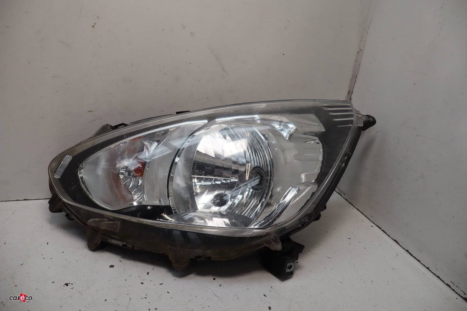 Phare gauche Mitsubishi MIRAGE - SPACE STAR VI 3-5 portes (A0_A) 1.0 (a05a) (2012) 5 portes occasion